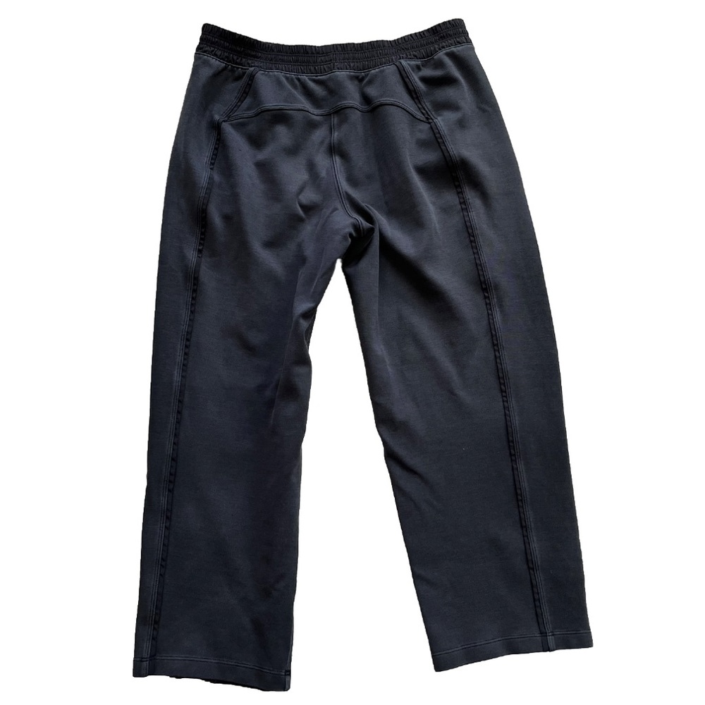 LULULEMON Light Strides Crop Size 4 Minimalist Contemporary Chic Effortless - Picture 3 of 9